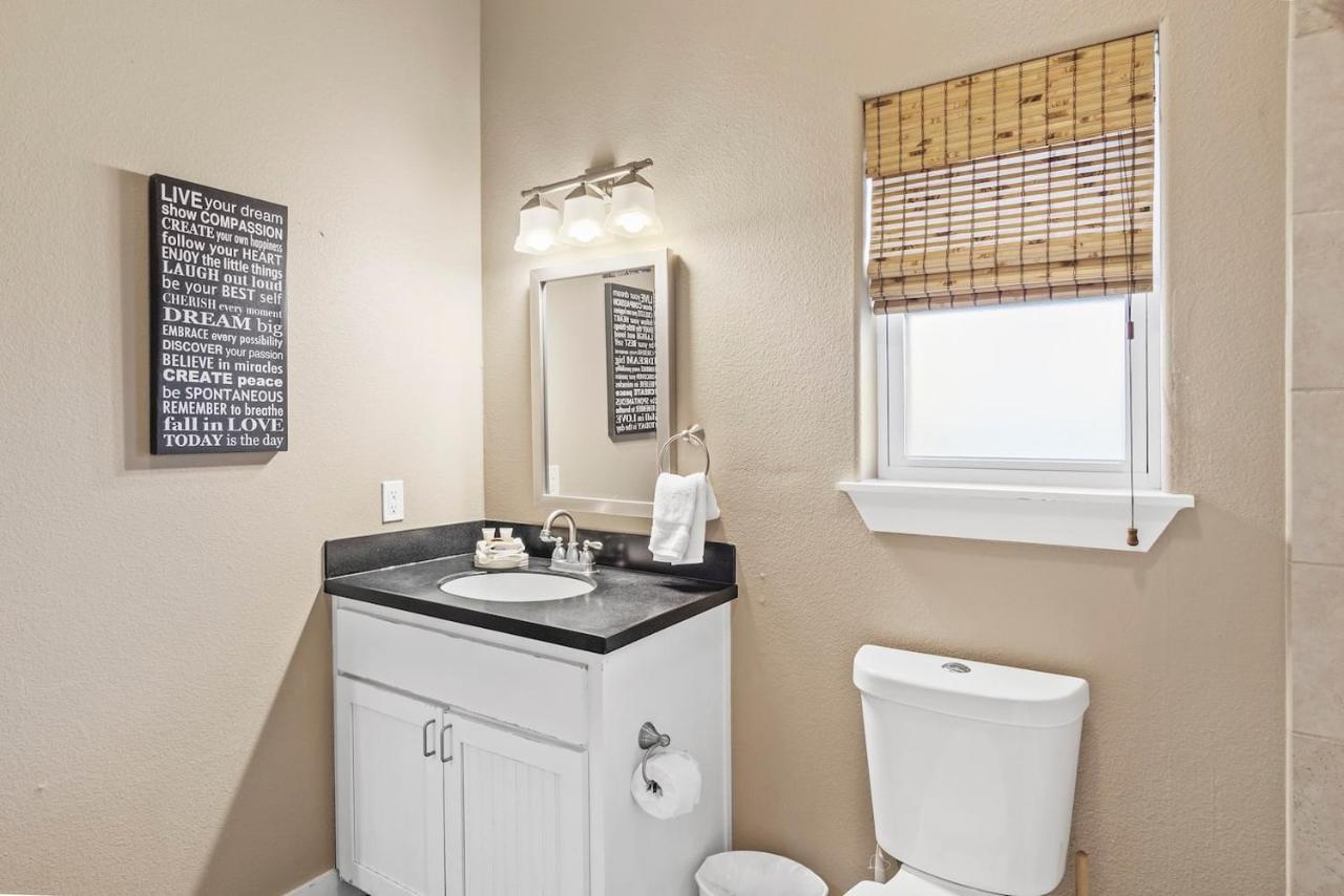 New 5 Bdrm W/Pool, Observation Deck Walk To Beach! Порт-Аранзас Экстерьер фото