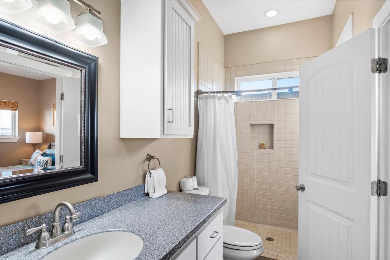 New 5 Bdrm W/Pool, Observation Deck Walk To Beach! Порт-Аранзас Экстерьер фото